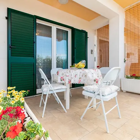 Rejo アパート ドゥギ・ラット